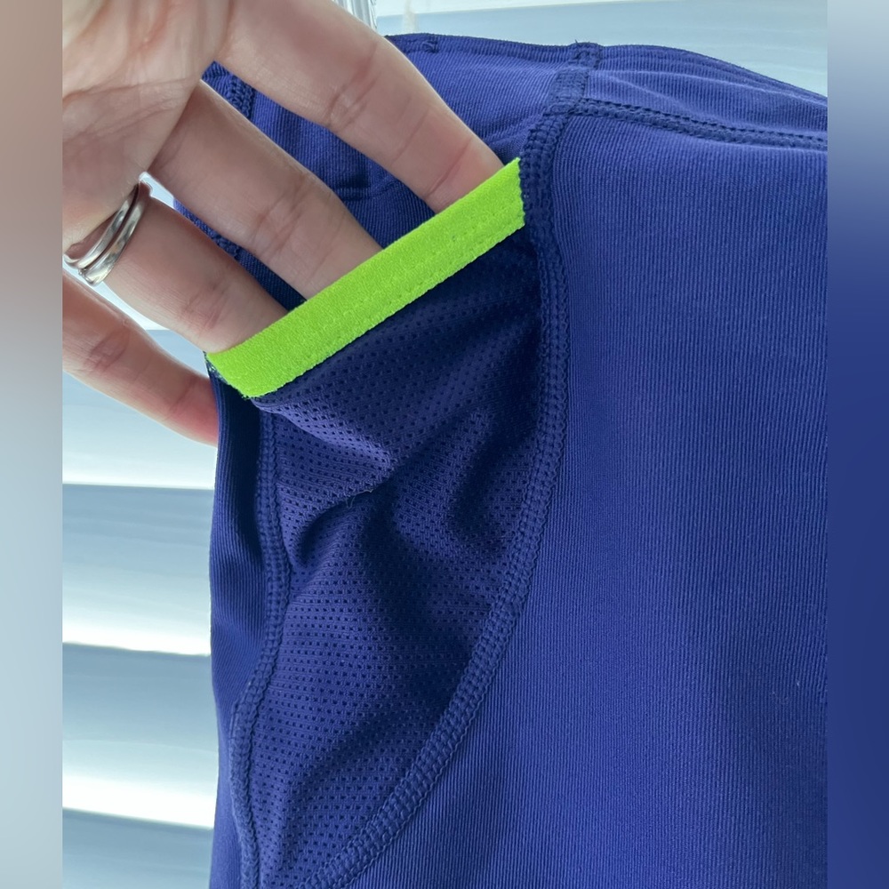 L, NIKE Dri-Fit athletic running capri’s with small pockets - Picture 9 of 17